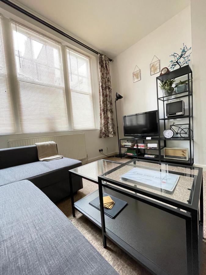 Central Located Two Bedroom Suite Bristol Exterior photo