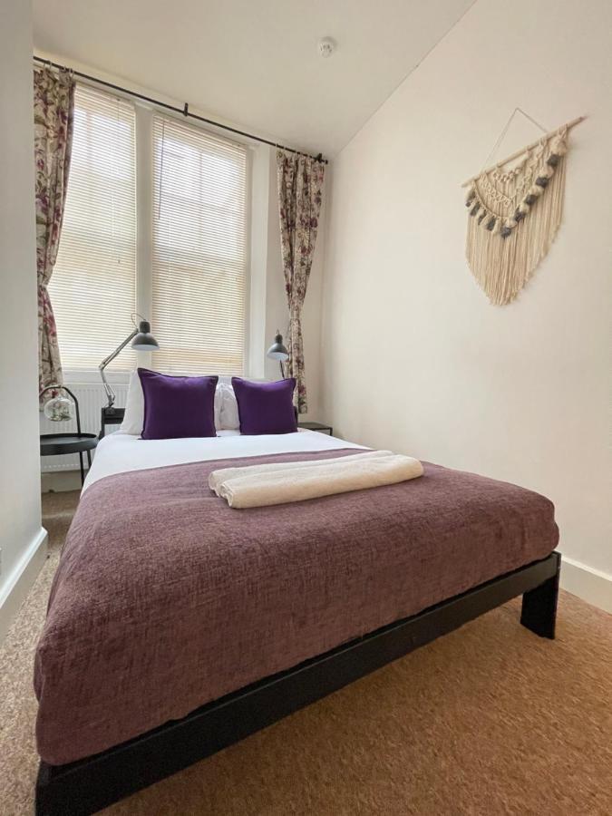 Central Located Two Bedroom Suite Bristol Exterior photo